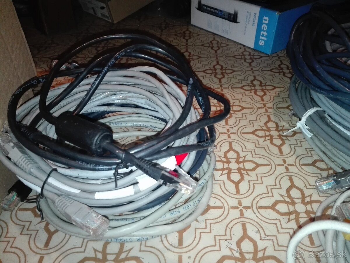 Nabíjačky, Adaptery, Káble VGA,LAN atd. - 10