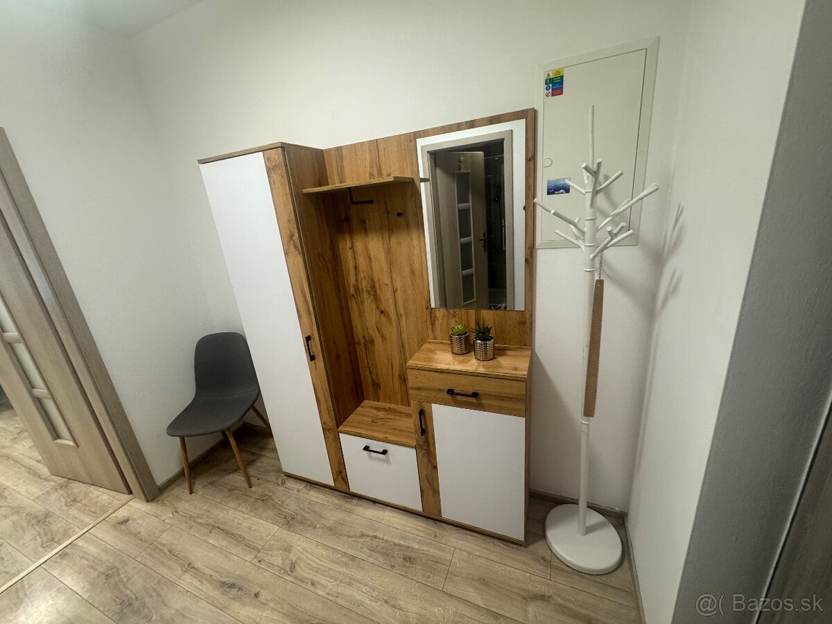 Ponúkame do prenájmu 3-izbovy byt s parkovacím miestom - 10