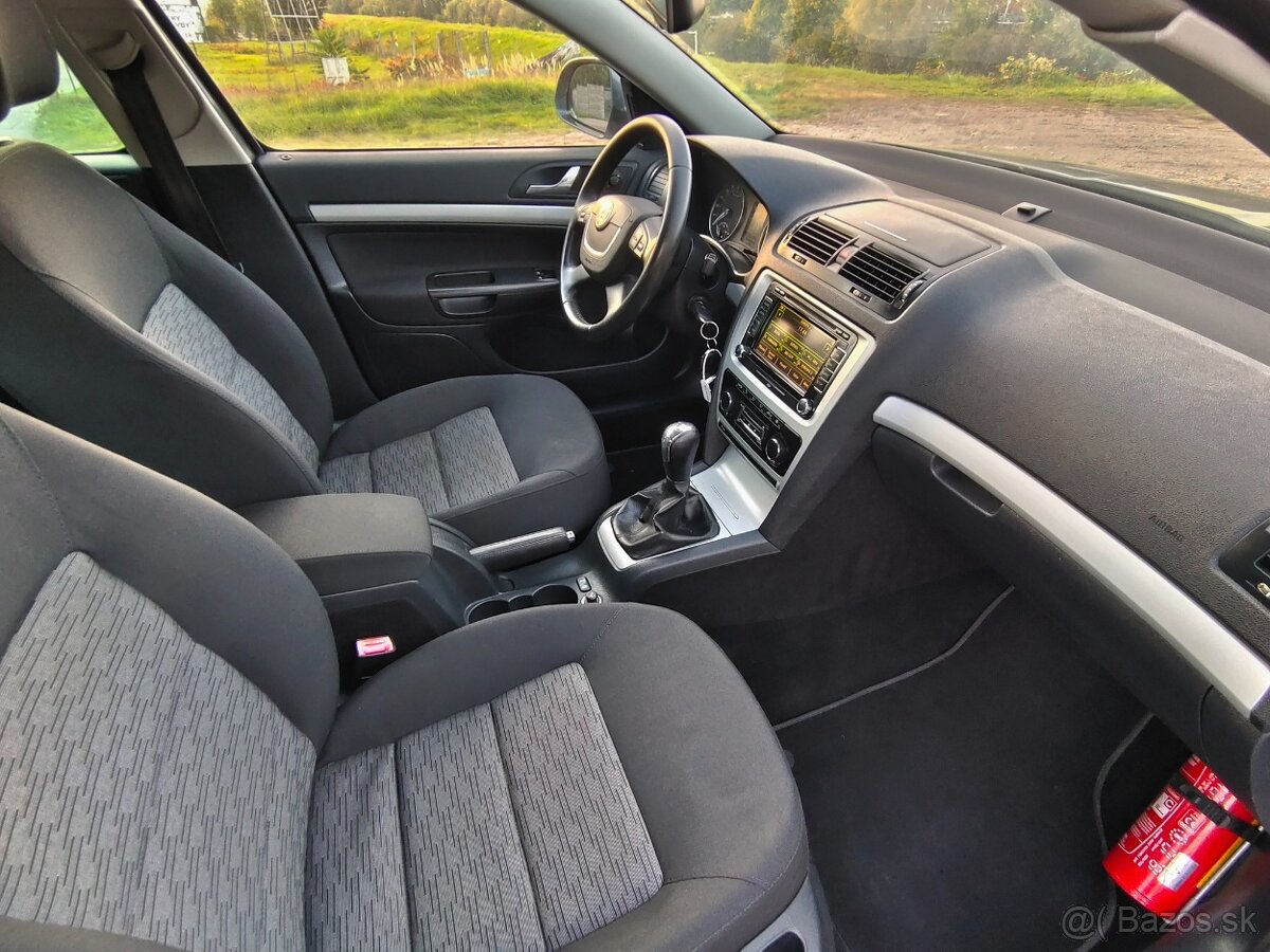 Škoda Octavia II 1.6 Tdi • 2010 • 251tis km • Klima Navi - 10
