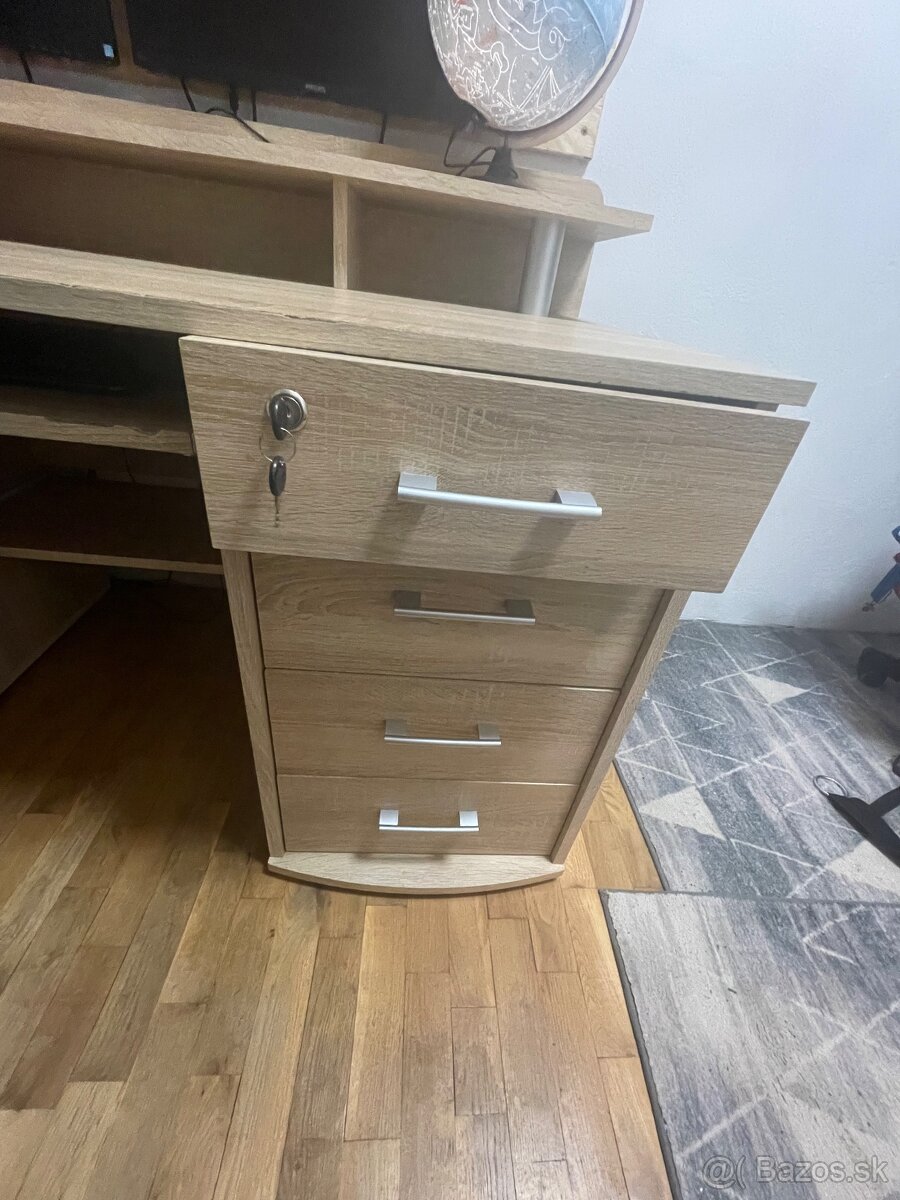 Pracovný Stôl - 10