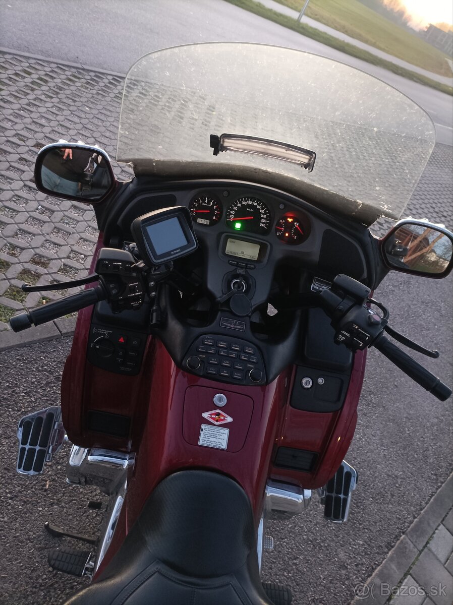 Honda Goldwing GL 1800 - 10