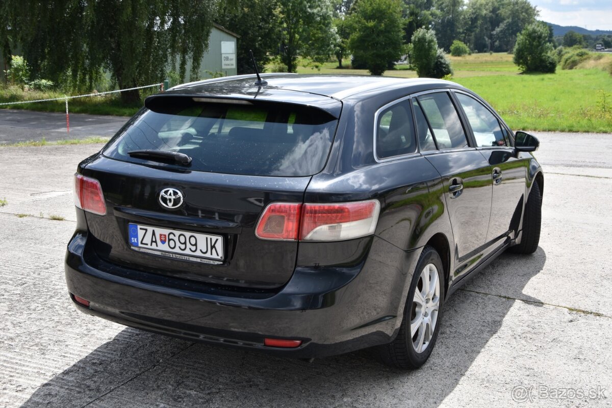 Toyota Avensis Combi - 10