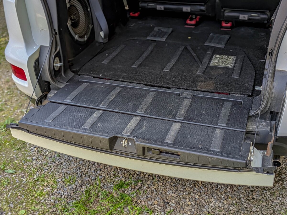 Mitsubishi Outlander 2.2 DI-D 130kW Intense+, 4x4, 7-miestne - 10