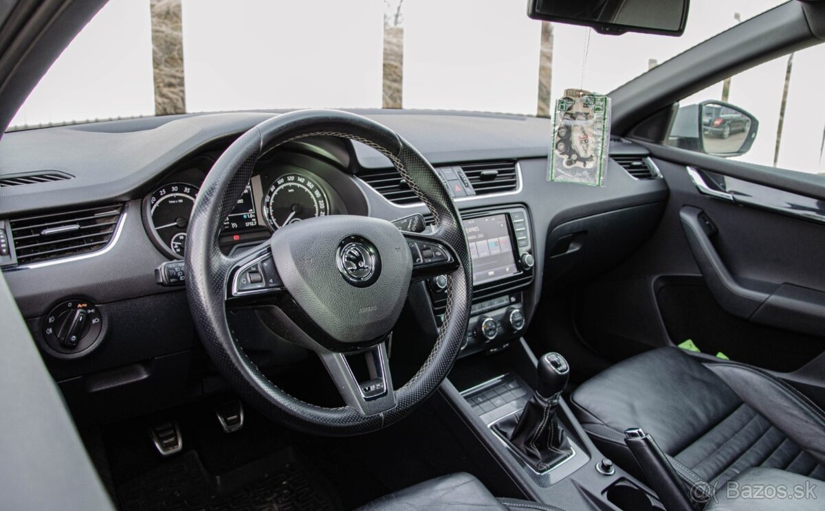 Škoda Octavia Combi 2.0 TDI RS - 10