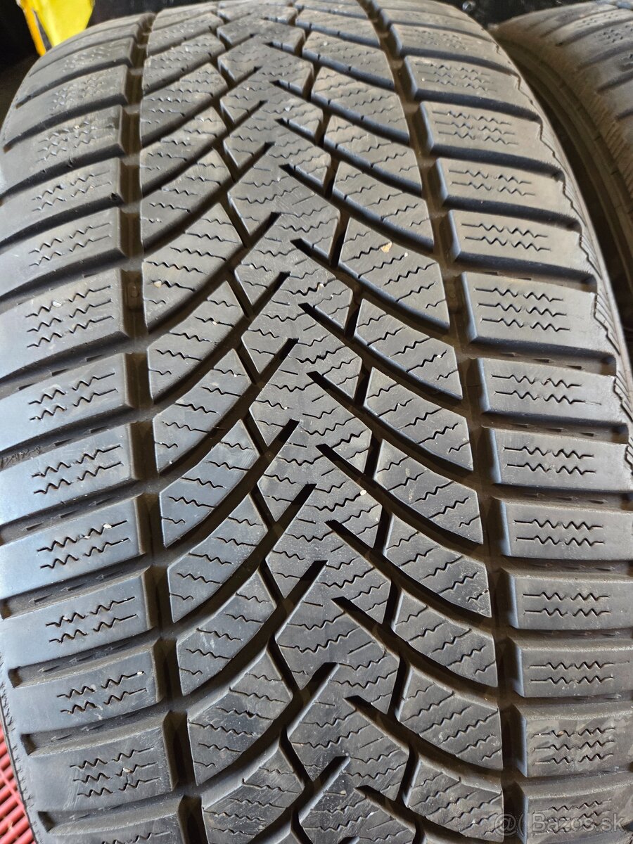 235/35 R19 Semperit zimne pneumatiky - 10
