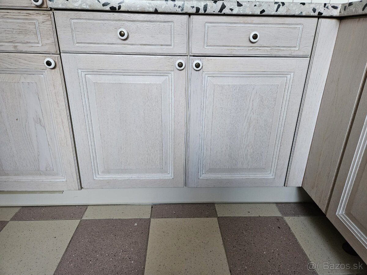 Masívna kuchynská linka z Nemecka so spotrebičmi - 10