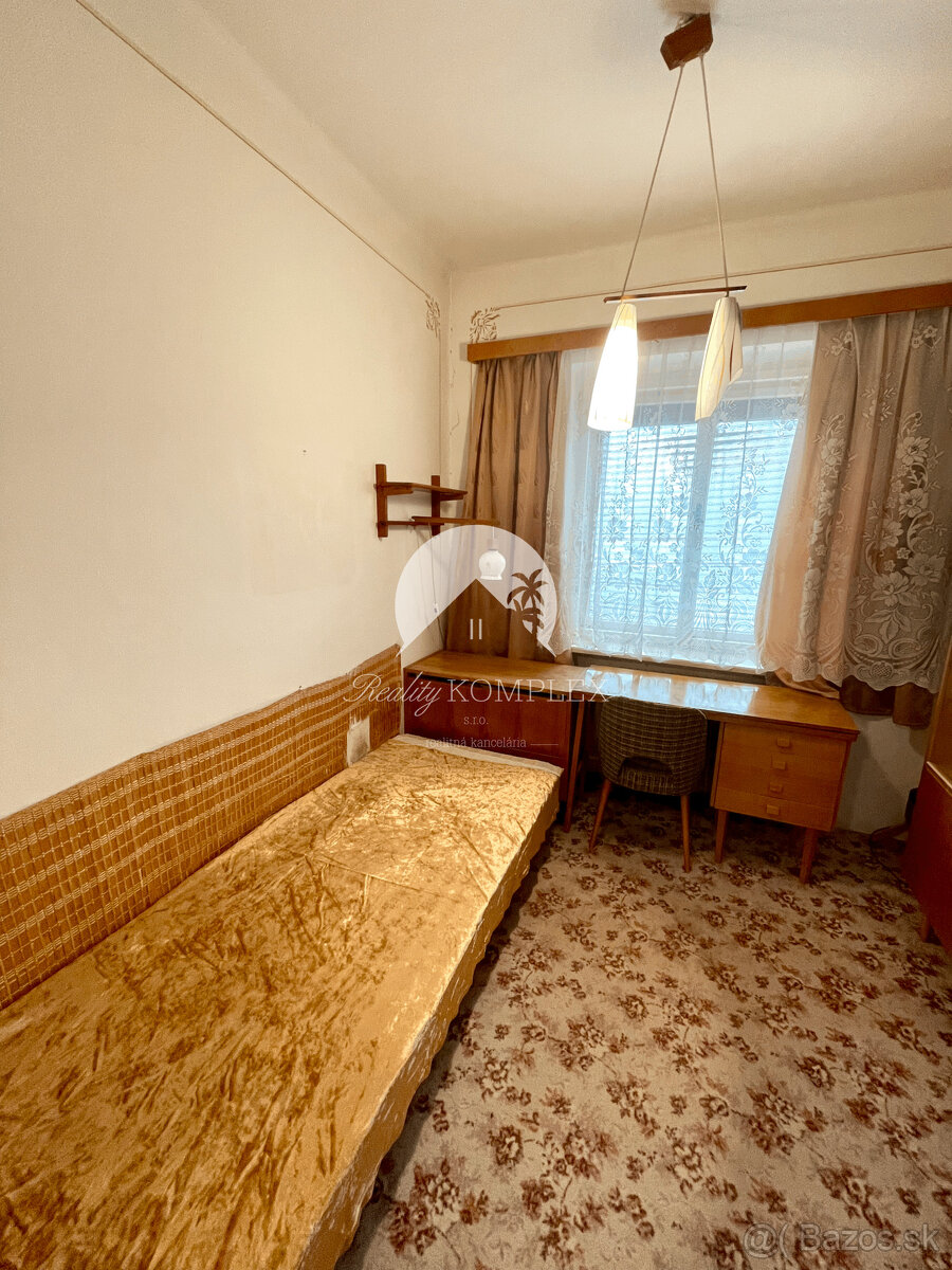 Reality KOMPLEX s.r.o. Vám ponúka priestranný rodinný dom s - 10