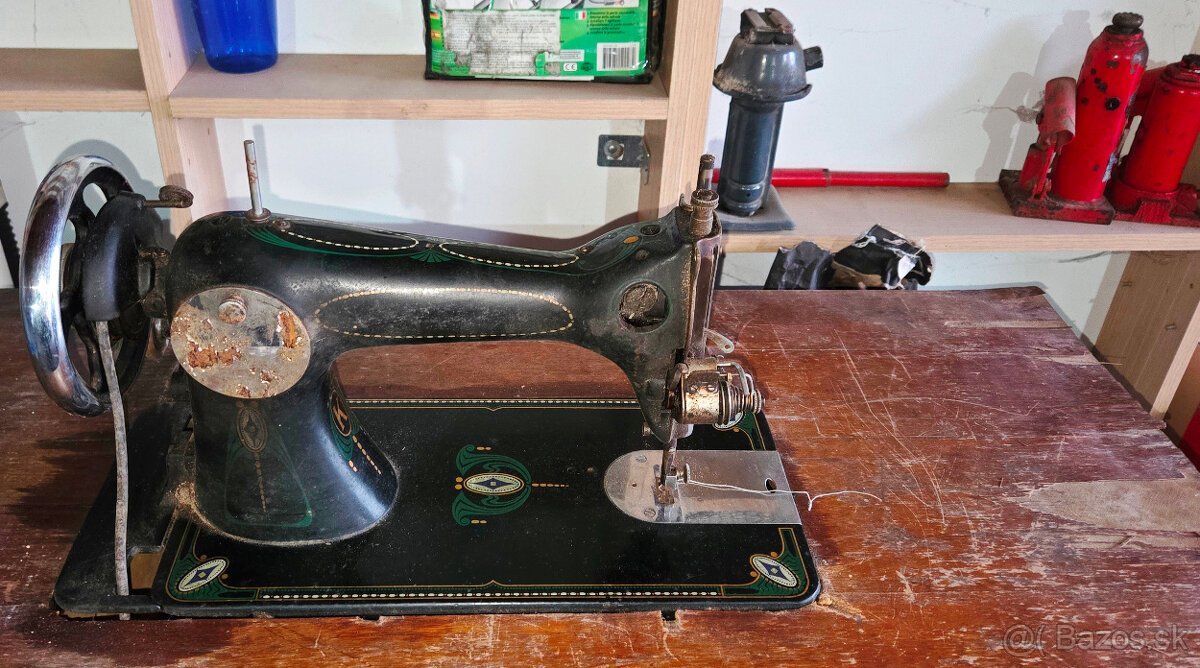 Historická šijacia mašina Berger - 10