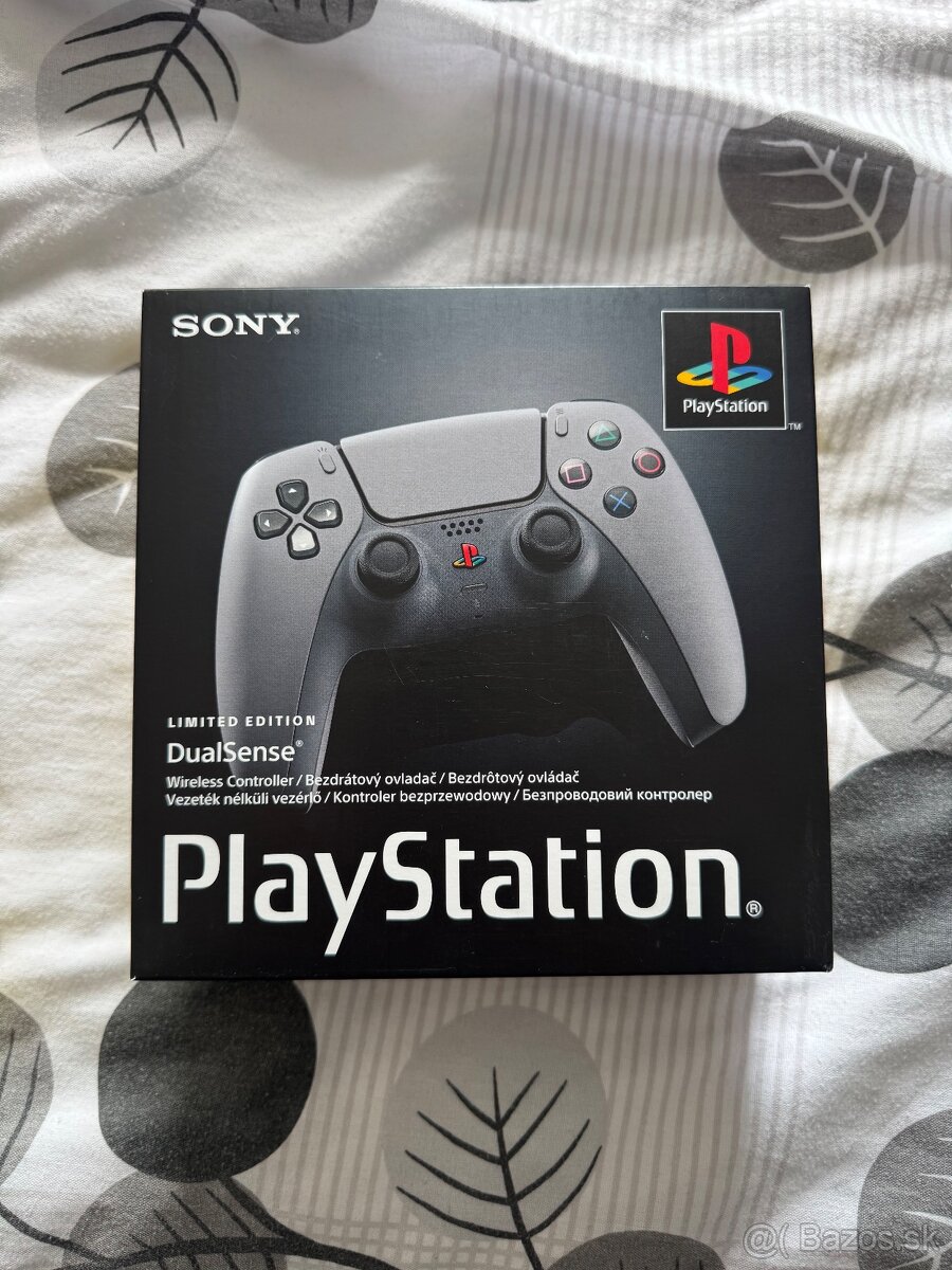Ovládače na PS5 limited edition - 10