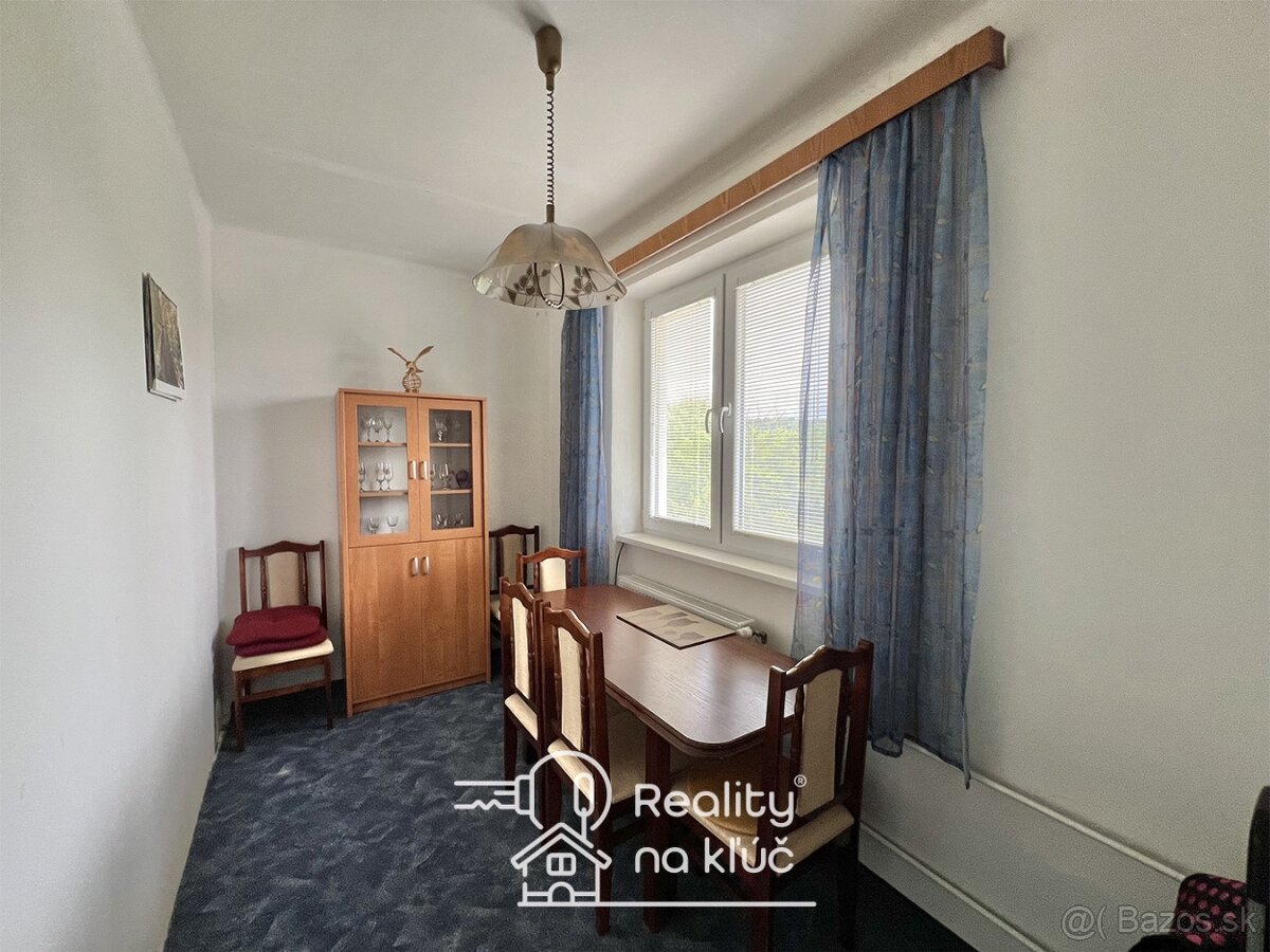 Na predaj zariadený 4-izbový byt s garážou v obci Dubník - 10