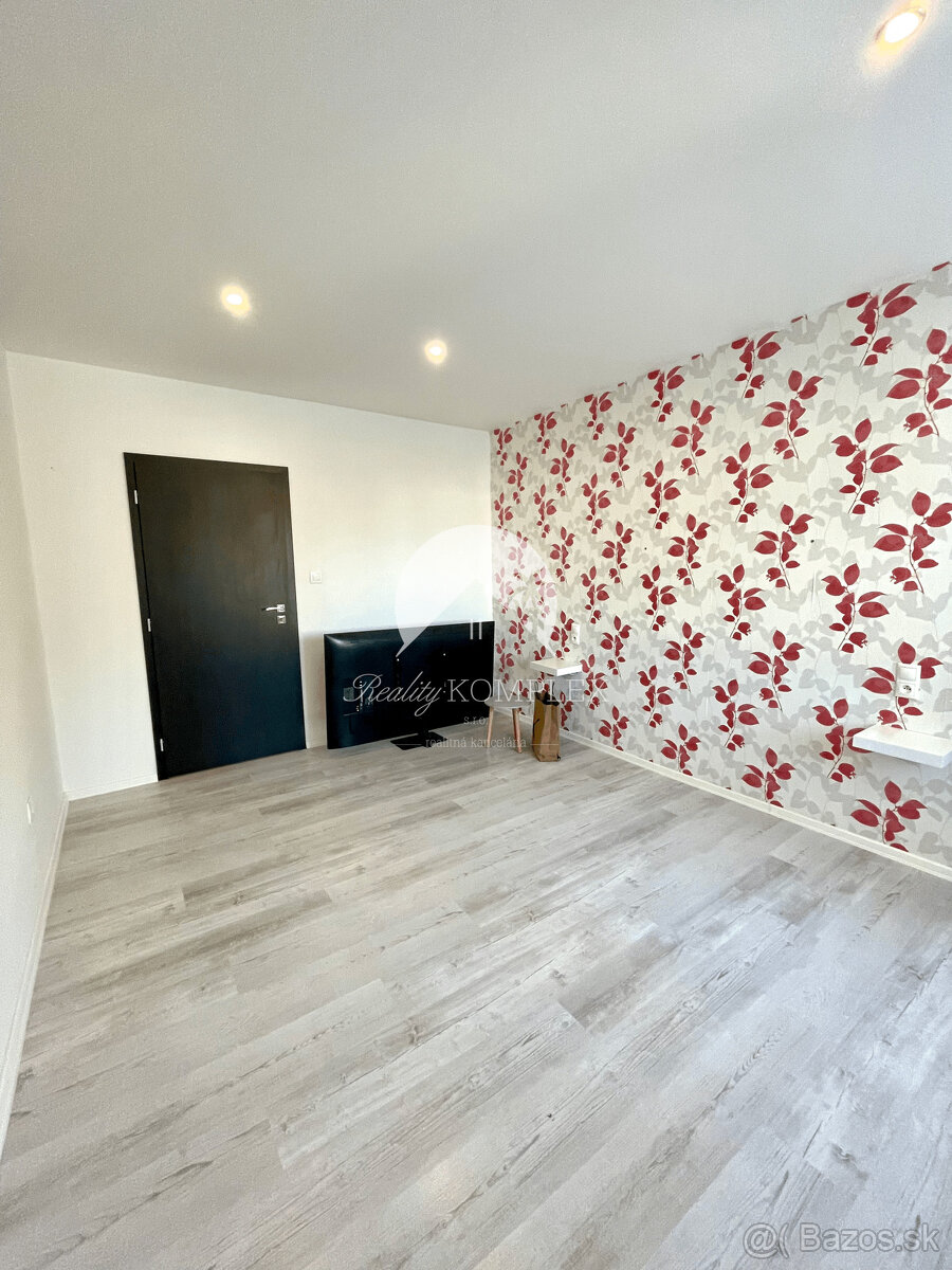 Reality KOMPLEX s.r.o. Vám ponúka rodinný dom s veľkým pozem - 10