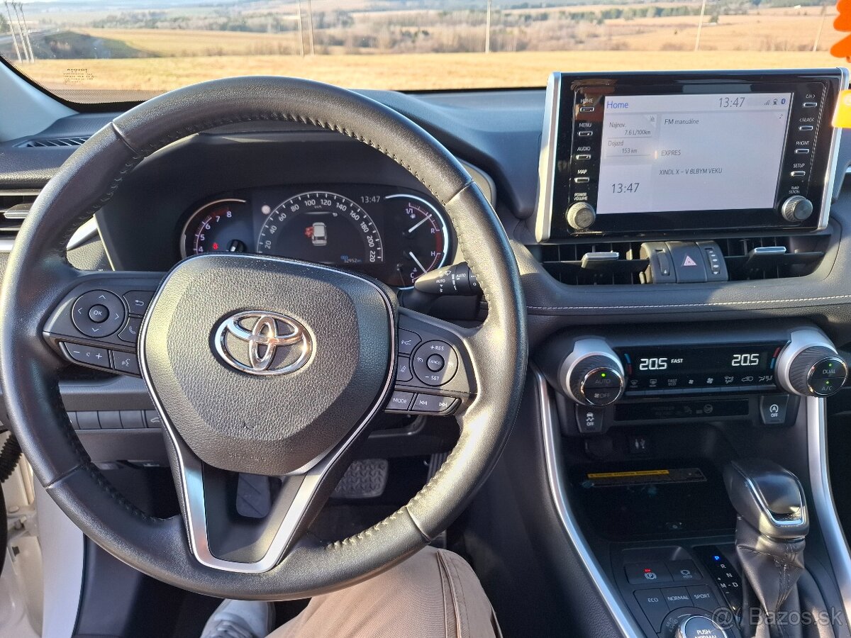 Toyota RAV4 COMFORT 2.0 Benzín 4x4 automat 33 000km - 10