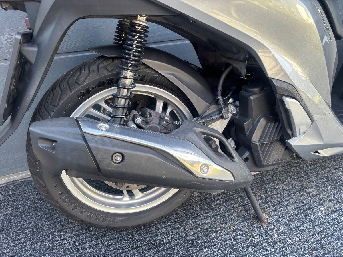 Honda SH 150i ABS - 10