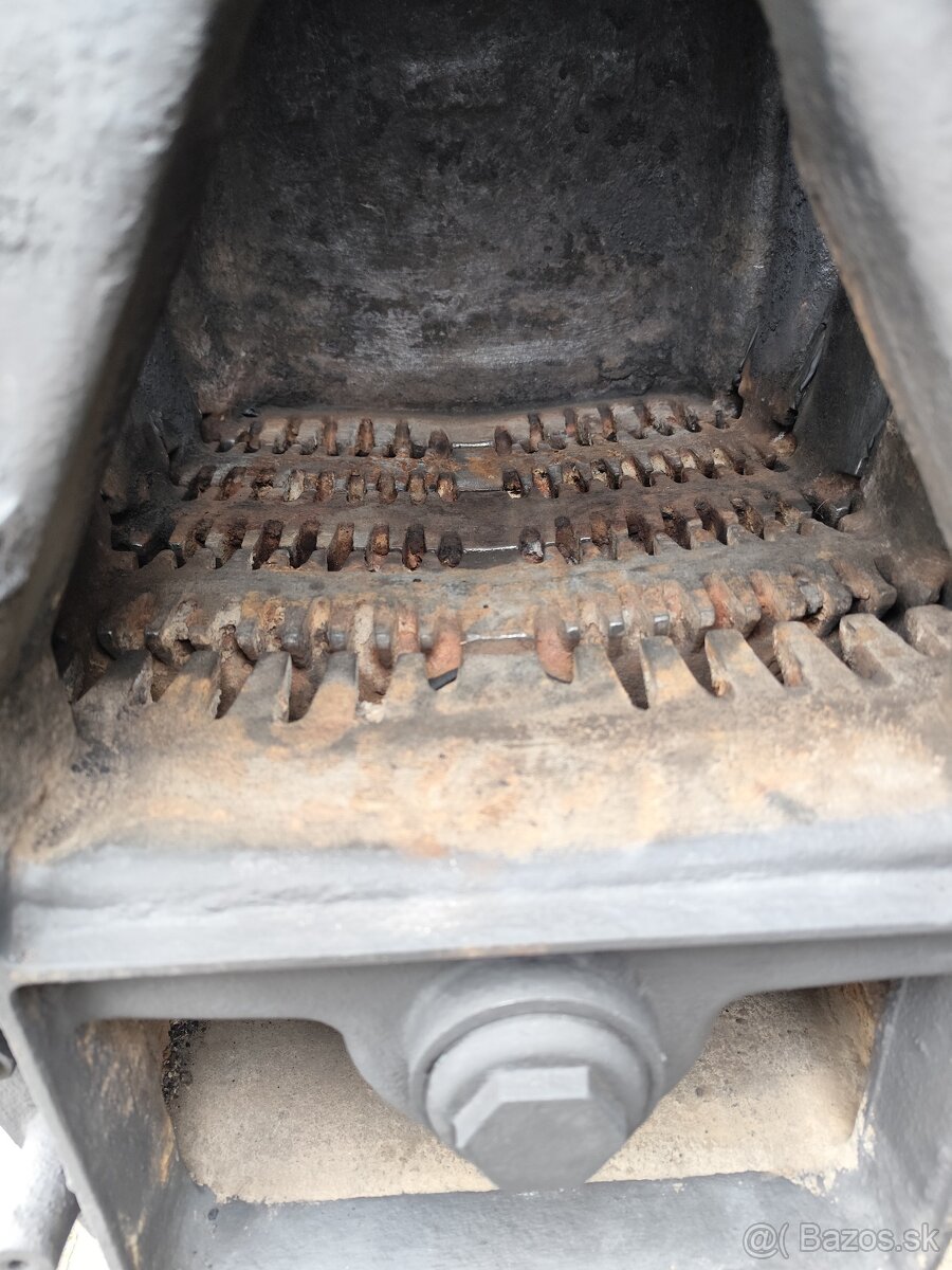 Predám Viadrus Herkules U22 -5člankovy - 10