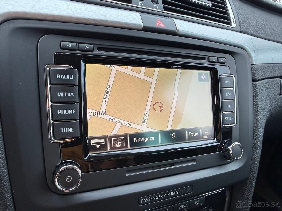 Škoda Superb Combi 2.0 TDI CR 140k Elegance DSG - 10