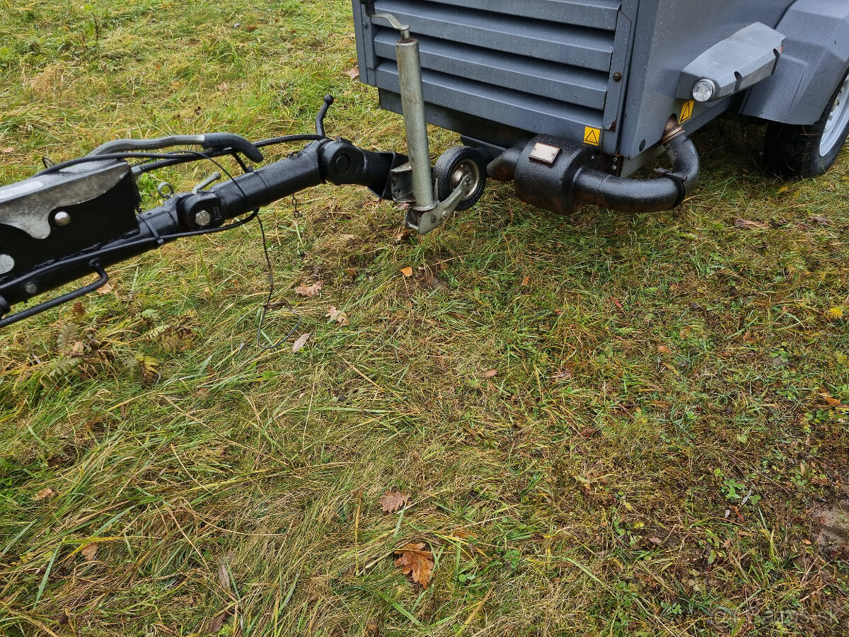 Skrutkový kompresor Atlas Copco XAS 137 - 10