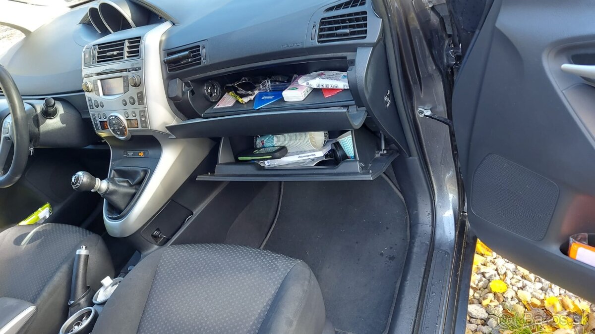 Toyota Verso 1.8 108kW Valvematic M6 2011 - 10