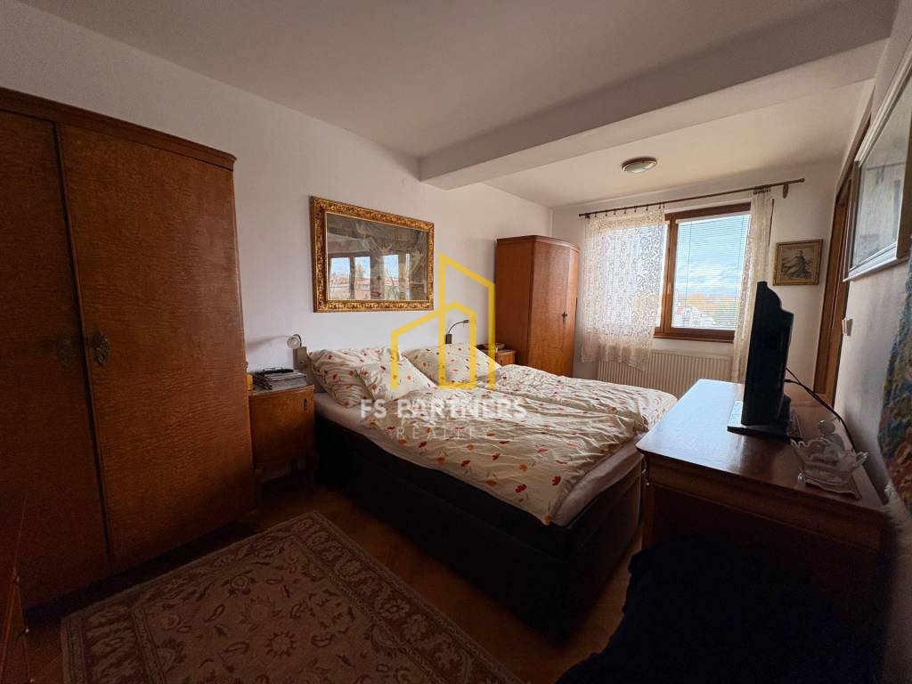 Predaj priestranného 5-izbového bytu v centre Komárna – Pető - 10