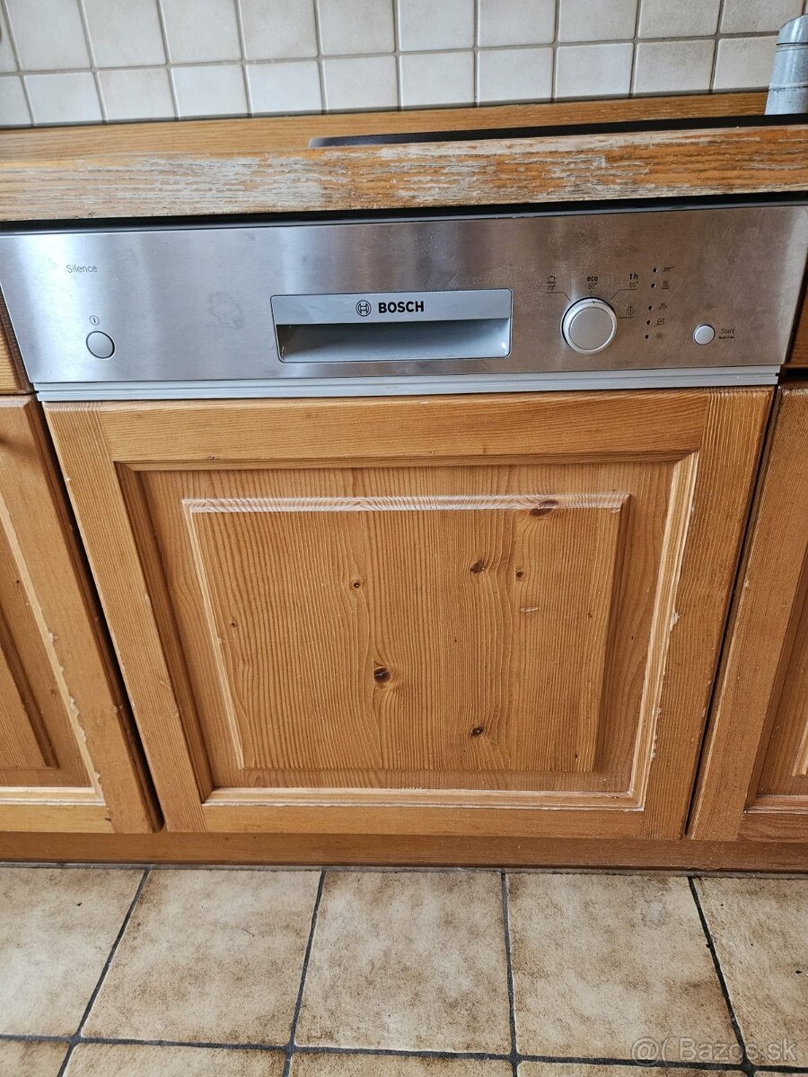 Masívna kuchynská linka z Nemecka so spotrebičmi - 10