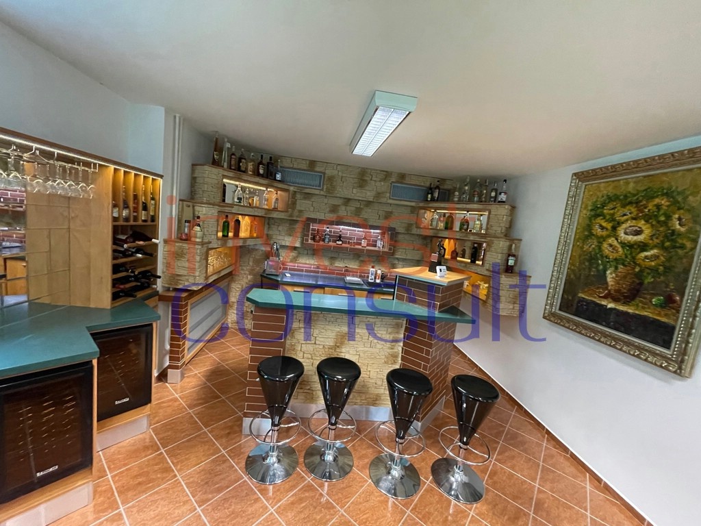 2278 NA PREDAJ V KOMÁRNE KOMPLEX BUDOV - 10