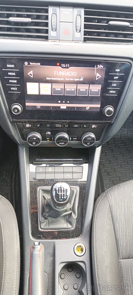 Škoda Octavia 3 Combi 1.5, Style - 10