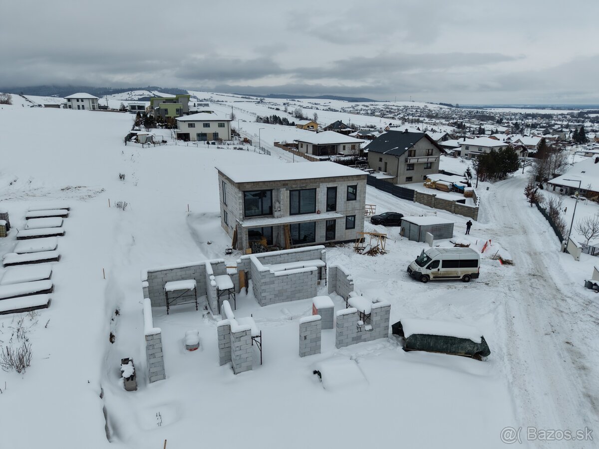 NA PREDAJ I TRIA KLIN I 3 izbové byty - 10