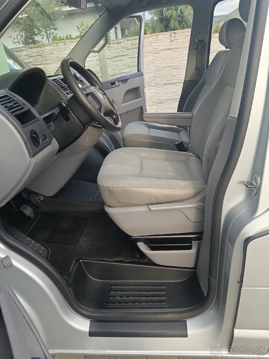 Predám dodávku vw transporter T5 77kw 1.9tdi - 10