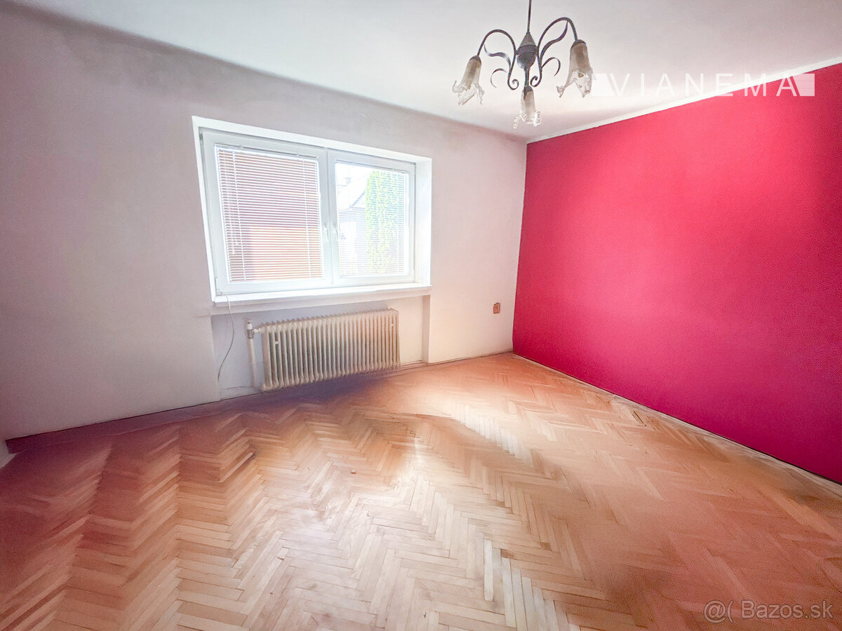 NA PREDAJ DOM 288m2, pozemok 599m2, 2x garáž, pôvodný stav - 10