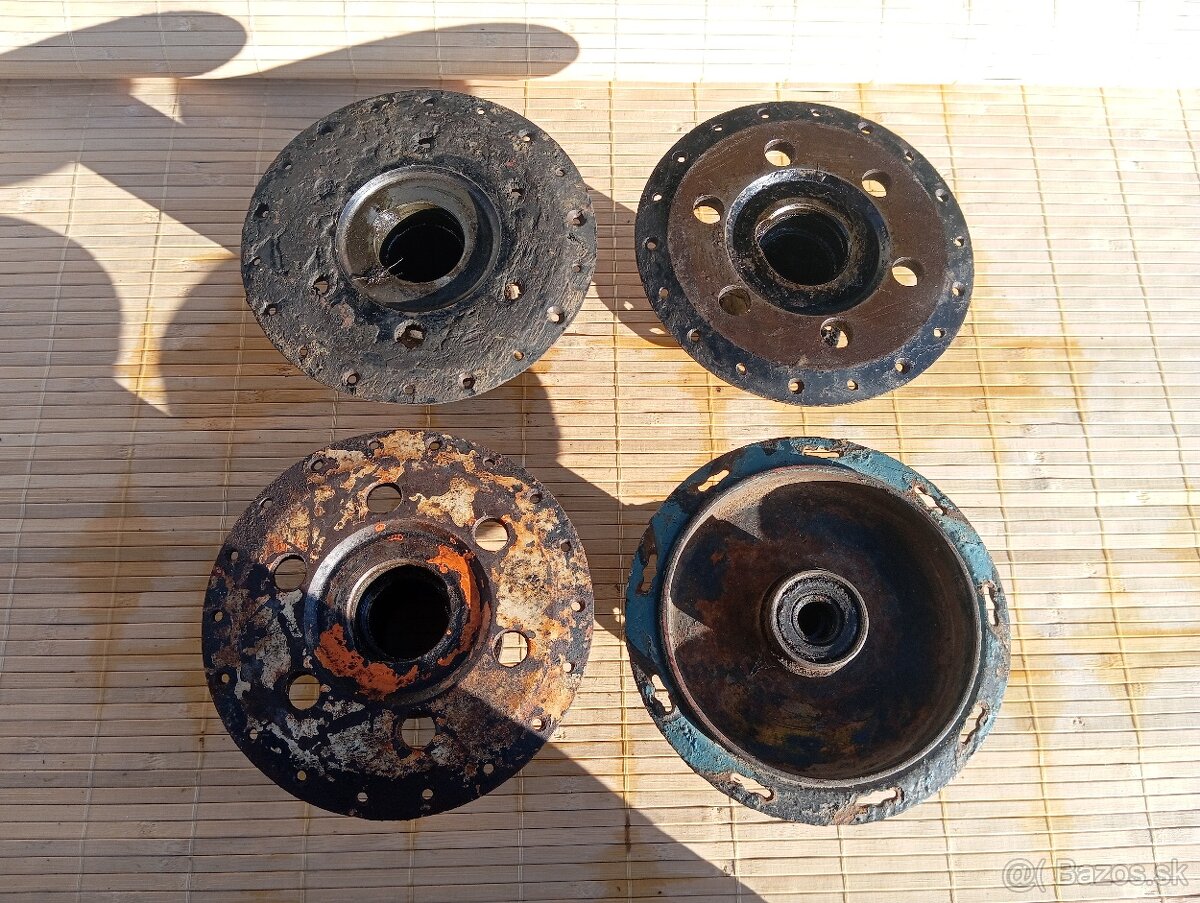 Predám stredy kolies na čz 125/150 c - 10