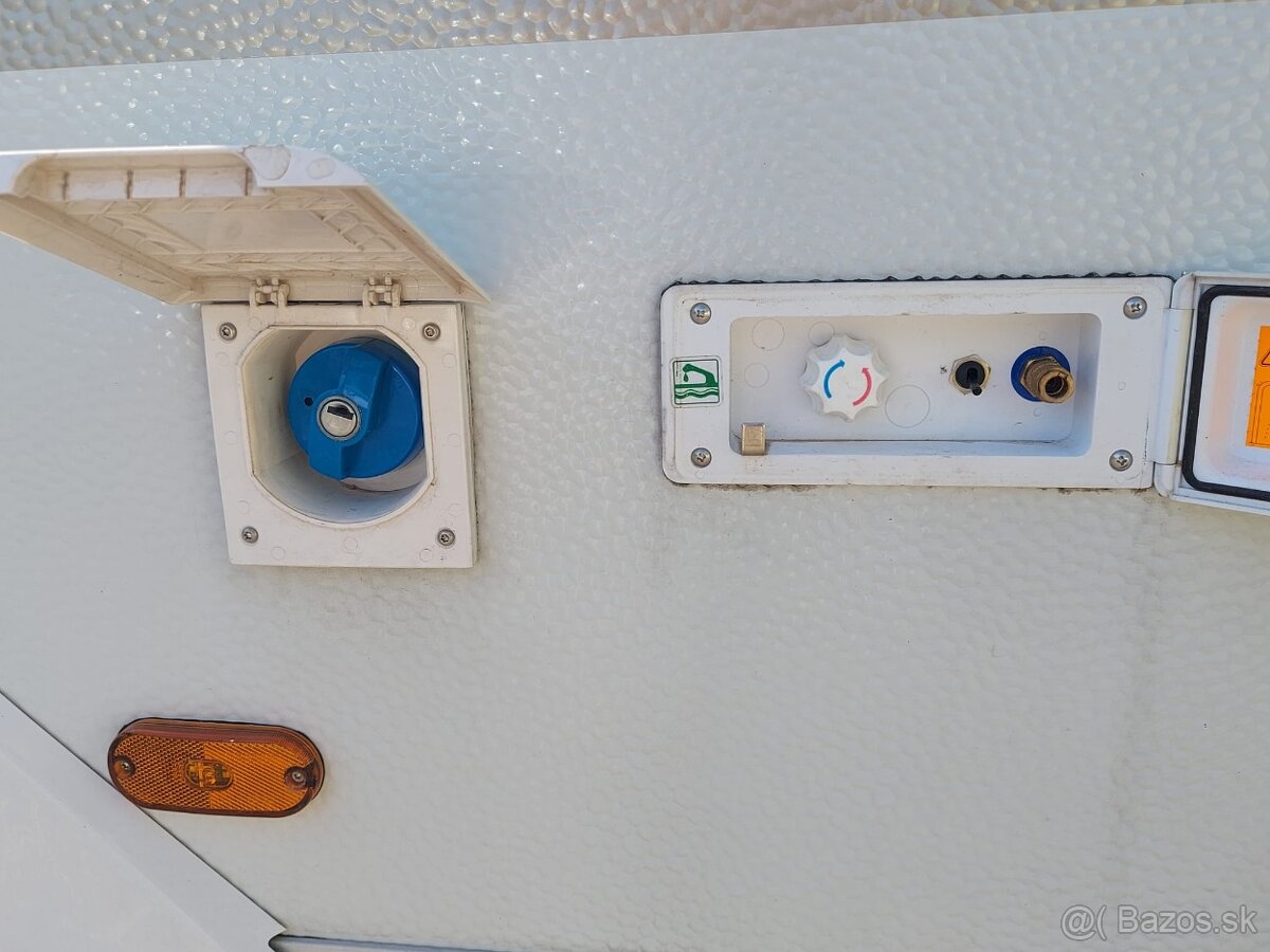 Predám Karavan Weinsberg 450 FU - 10