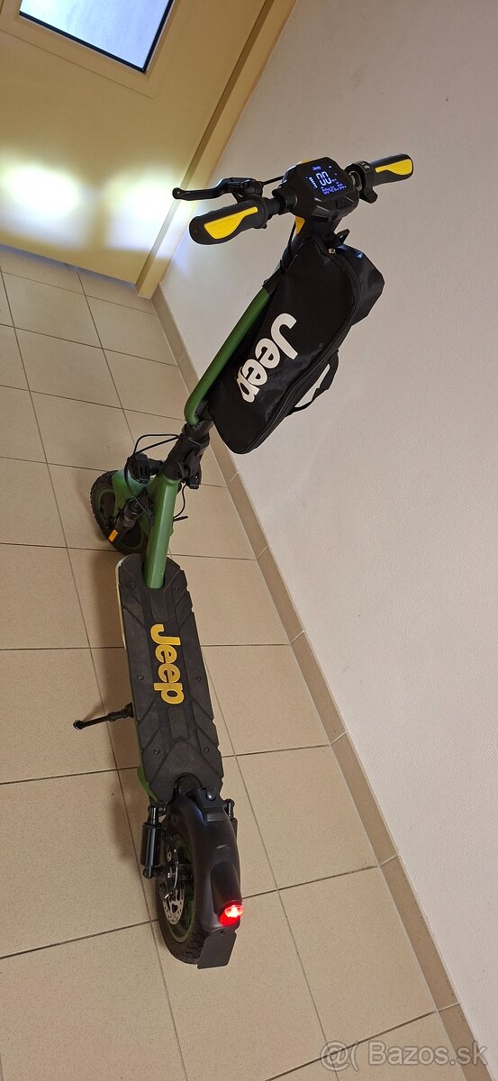 Elektrická kolobežka JEEP. - 10