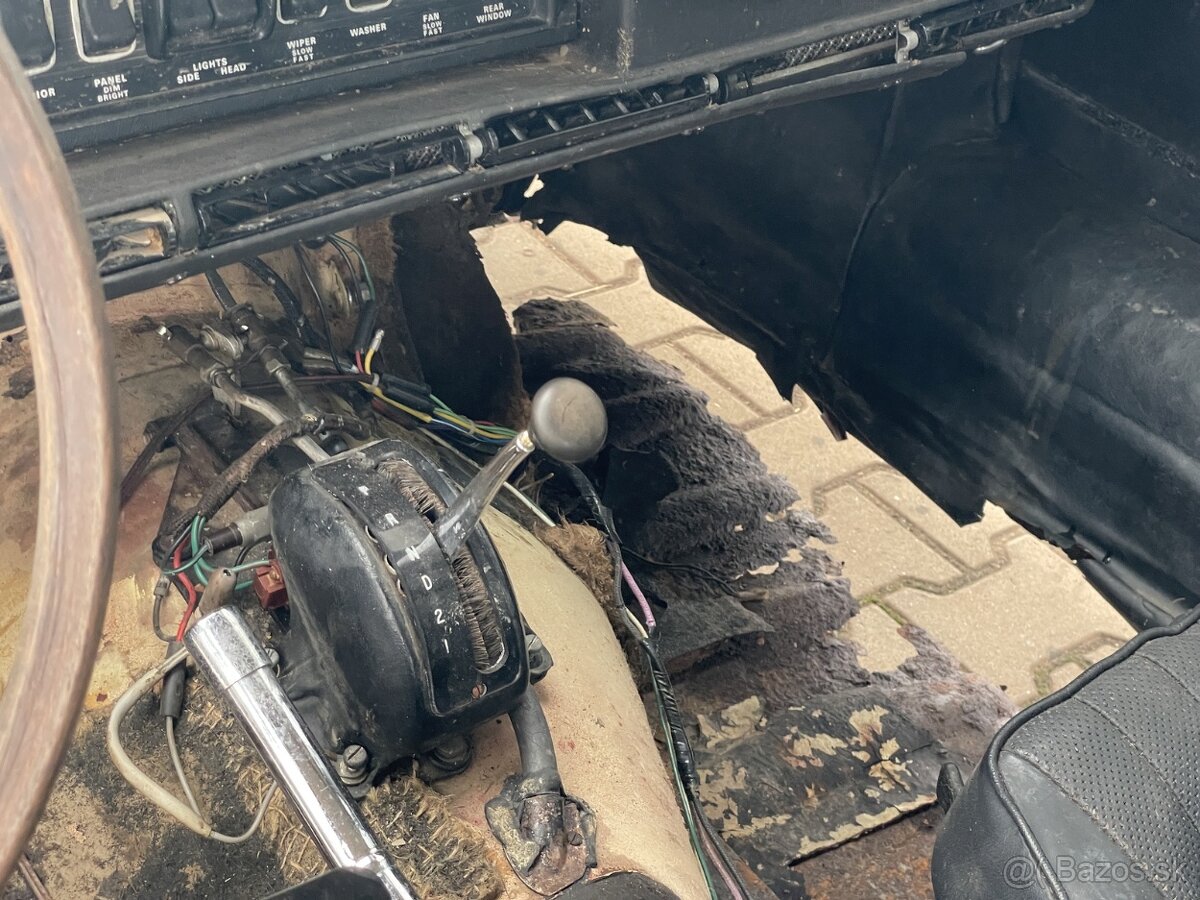 Jaguar E-type coupe 1970 Series II - 10