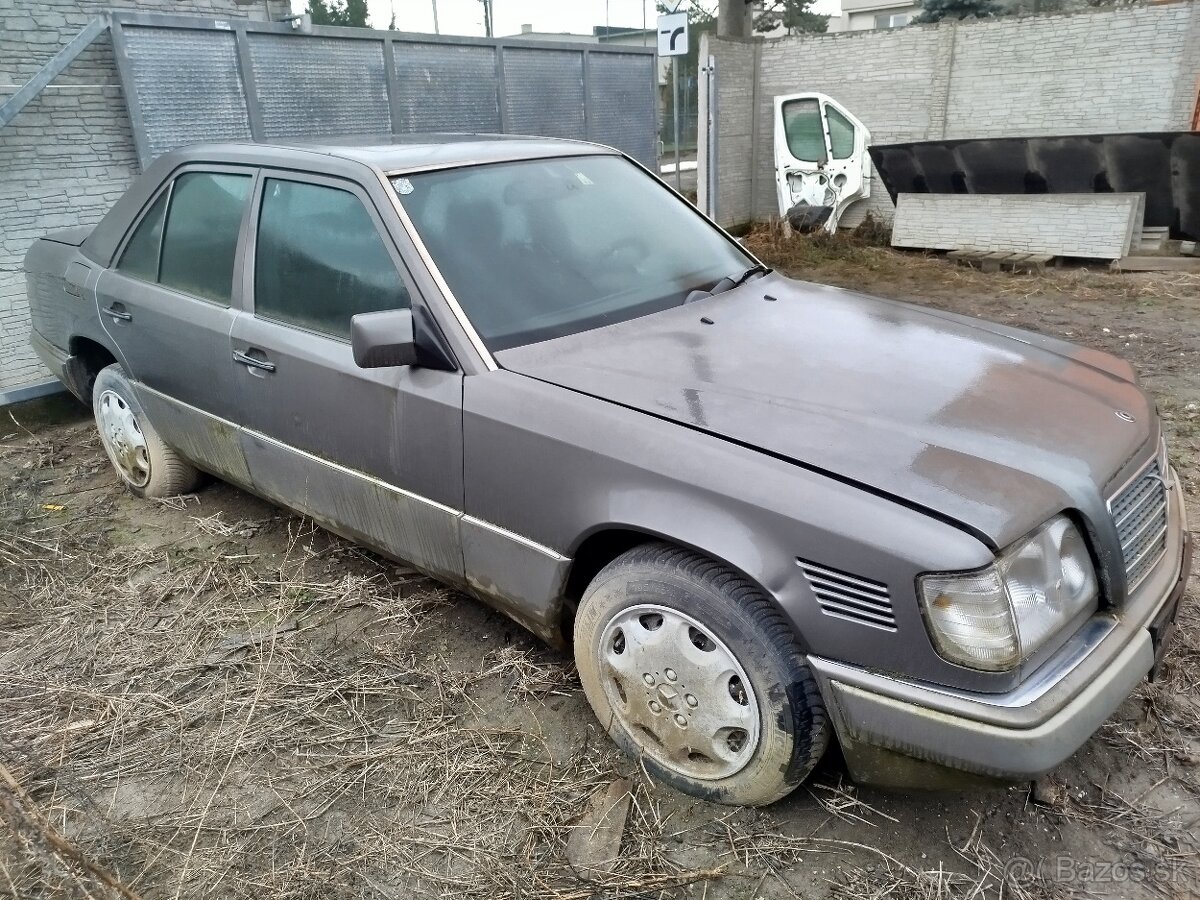 Mercedes w 124 250D - 10