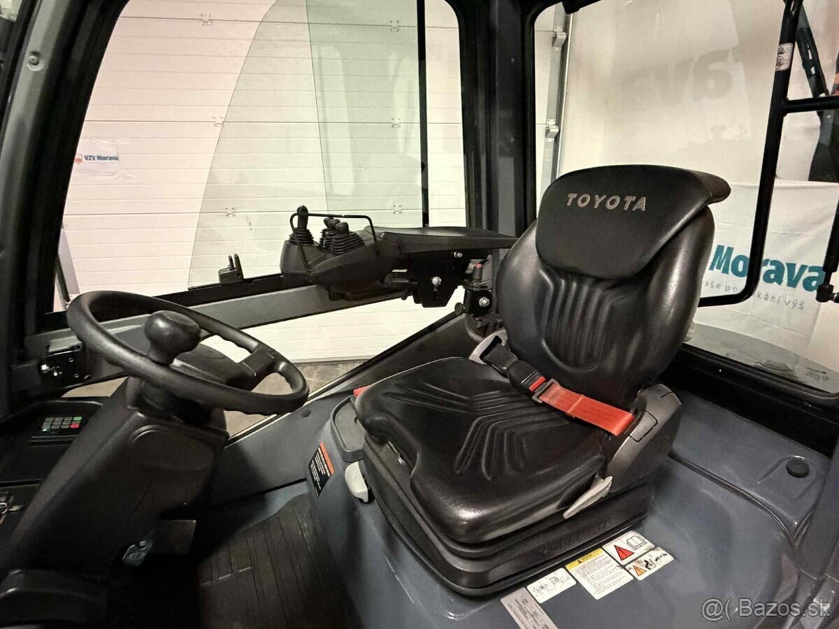 Vysokozdvižný vozík Toyota Dieselový 52-8FDF20 rok 2022 - 10