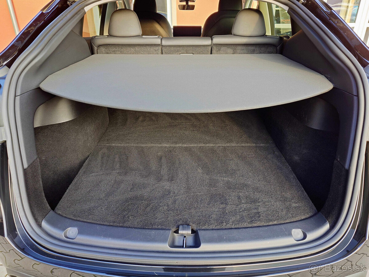 Tesla Model Y 2023 Standard Range (220 kW) - 10