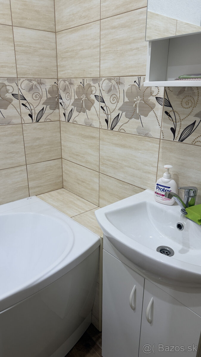 TOP PONUKA - Na predaj: 2i byt po rekonštrukcii Valaská - 10