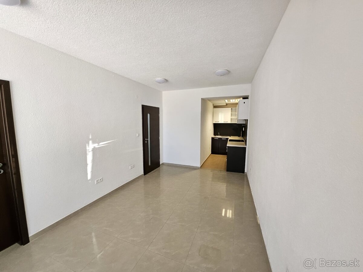 Slnečný 3-izbový byt - 10