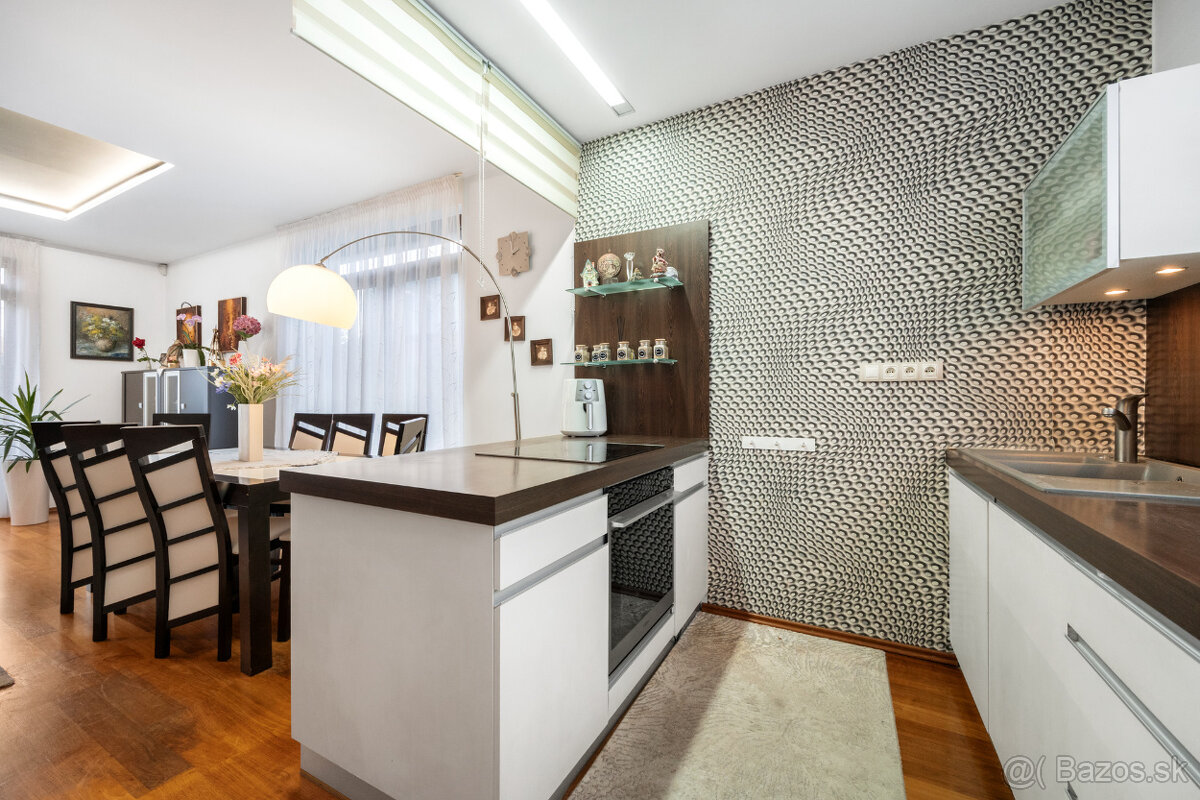 TOP ponuka - 5 izbový RD so saunou a vírivkou - 10