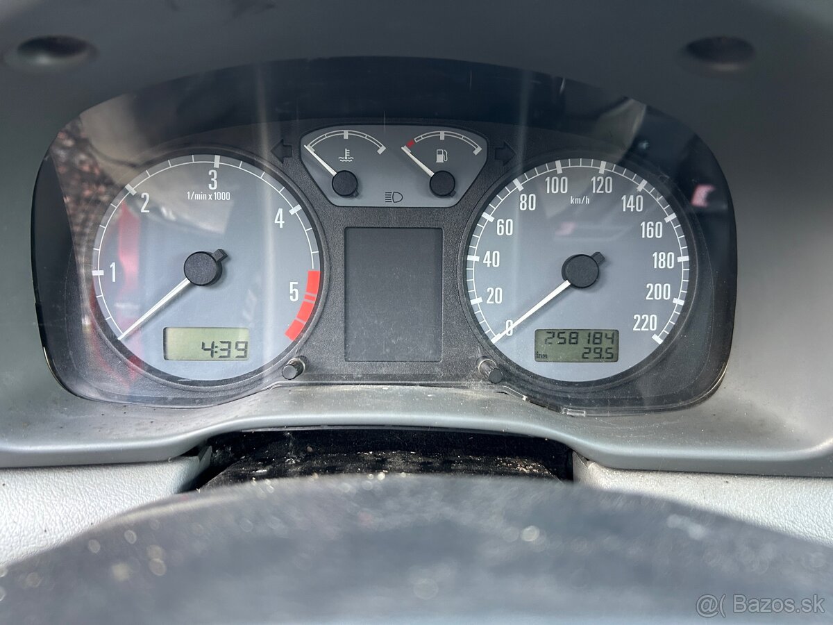 OCTAVIA 1 NÁHRADNÉ DIELY - 10