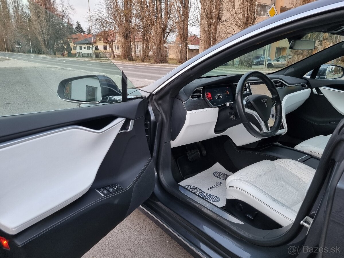 ===Tesla Model S 90D Free Supercharger=== - 10