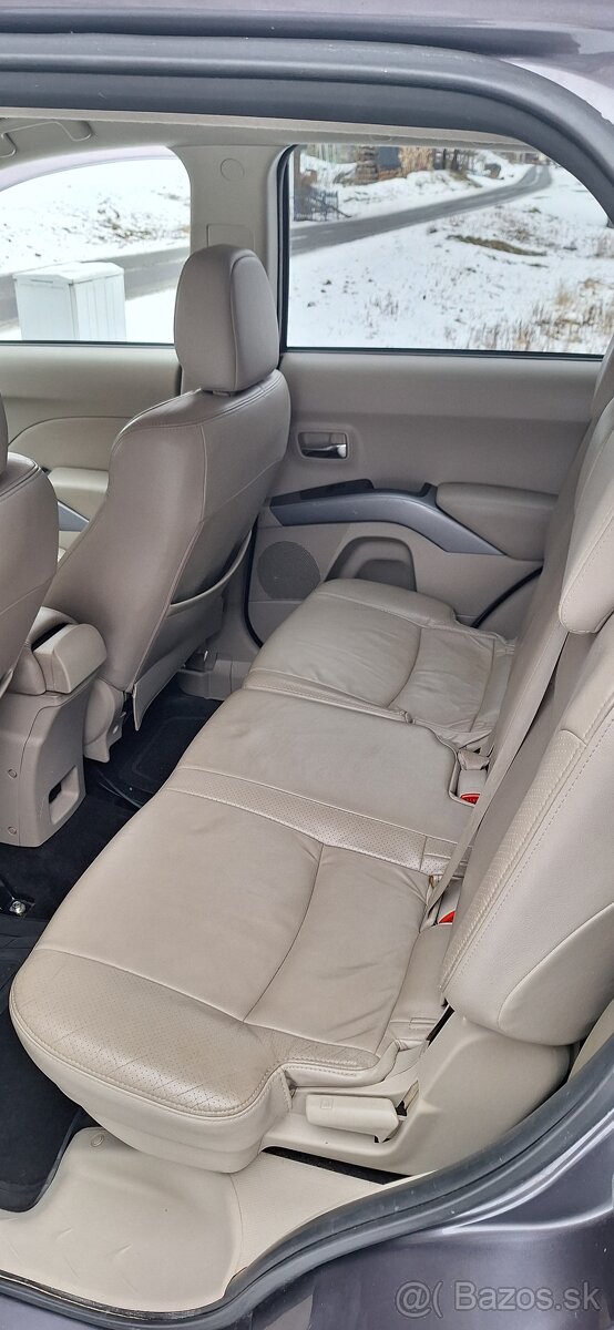 Predám Mitsubishi Outlander 4 x 4 - 10