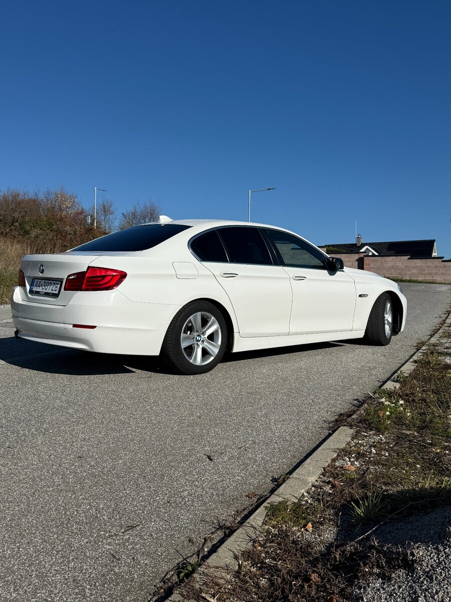 BMW F10 528i 3L benzín 190KW - 10