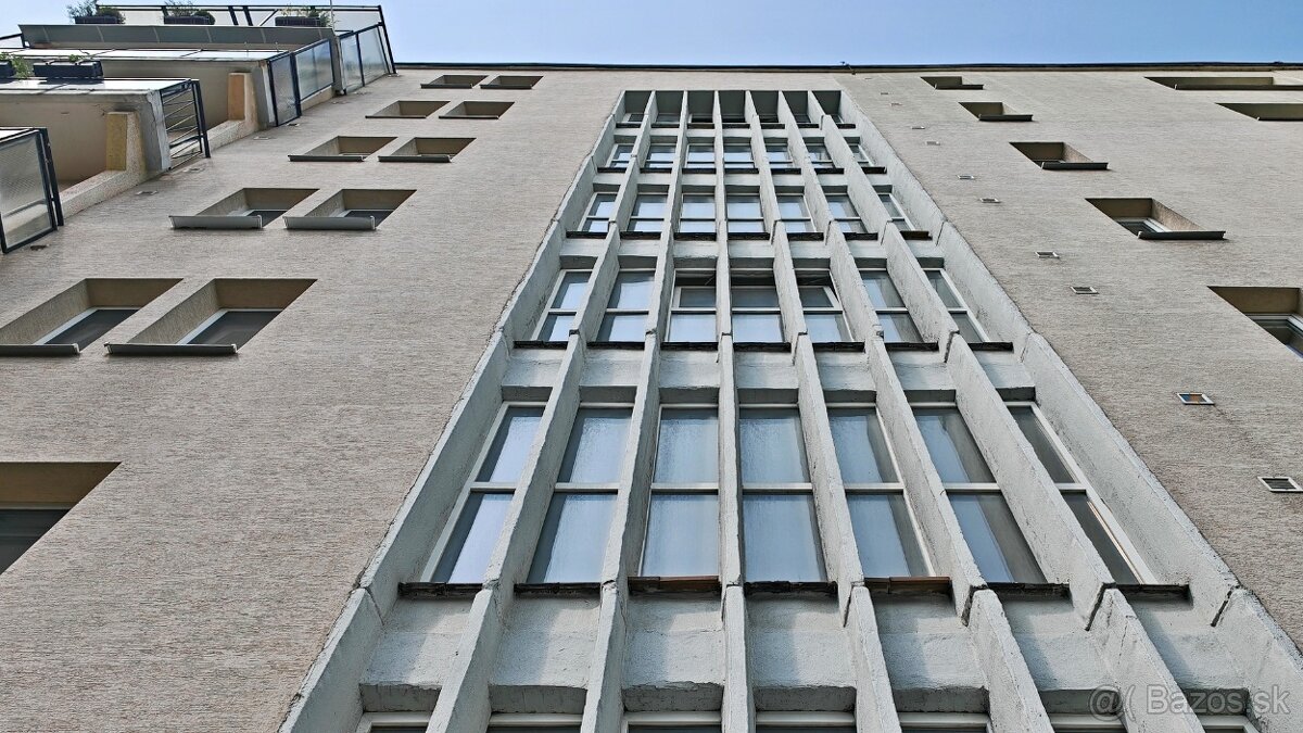 BEZBARIÉROVÝ priestranný 3 izbový byt v Ružinove. - 10