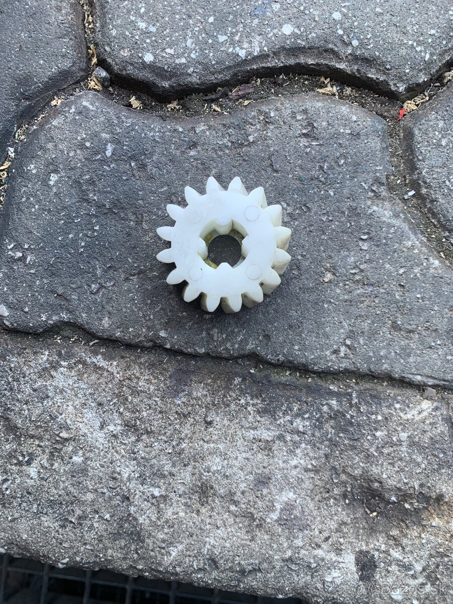 Predám držiak rezervného kolesa navijak do vw - 10