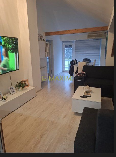 Veľkopriestorový dvojgeneračný 6 izbový dom s potenciálom – - 10