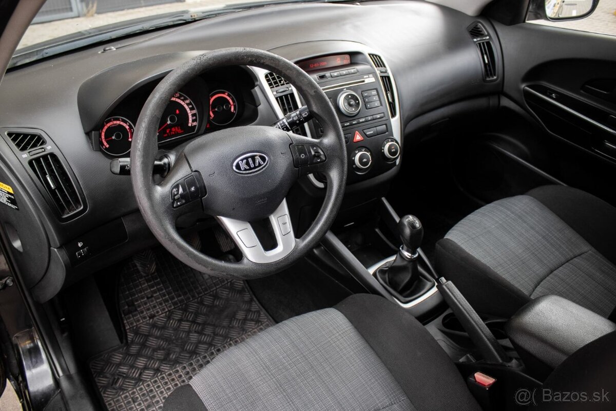 Kia Ceed 1.4 CVVT, 77kW (2011) - 10