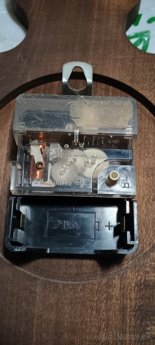 Retro drevene hodiny - 10