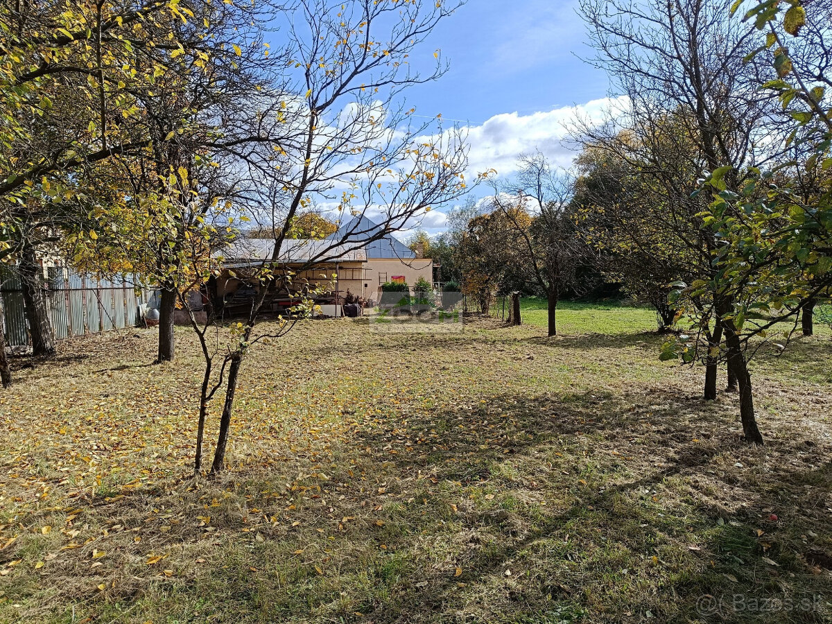 Bystré – slnečný, rovinatý pozemok s hosp. budovou, 872 m2 - 10