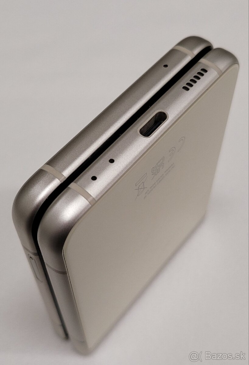 Samsung Galaxy Z Flip 3 - 10