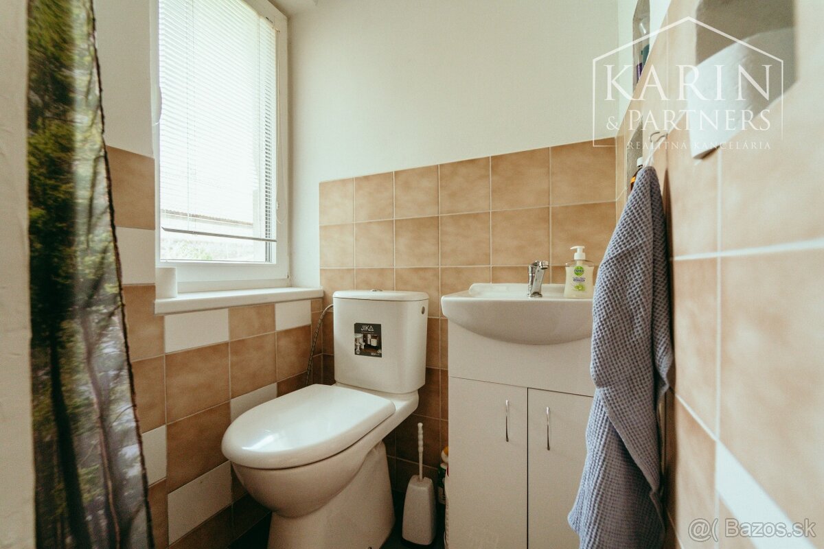 Vidiecky rodinný dom s krásnym pozemkom v Kuklove na Záhorí - 10